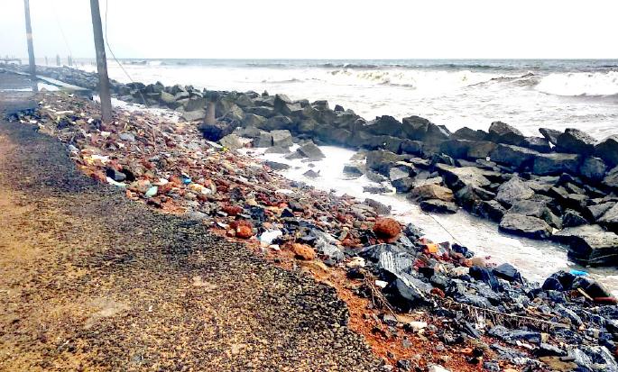 കരകവര്‍ന്ന്, കടല്‍