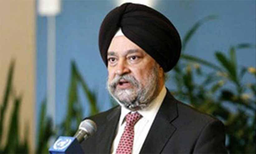 കരിപ്പൂരിലെ വിമാനദുരന്തത്തിന് കാരണം റൺവെയിലെ വഴുക്കലാകാമെന്ന് കേന്ദ്രവ്യോമയാന മന്ത്രി കരിപ്പൂരിലെ വിമാനദുരന്തത്തിന് കാരണം റൺവെയിലെ വഴുക്കലാകാമെന്ന് കേന്ദ്രവ്യോമയാന മന്ത്രി