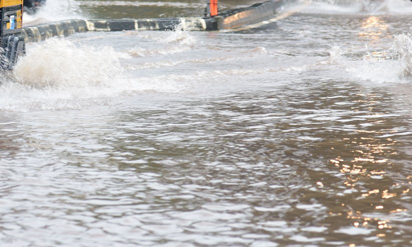 കനത്ത മഴ:വെള്ളപ്പൊക്കത്തിൽ 13 നിർമാണത്തൊഴിലാളികൾ മരിച്ചു