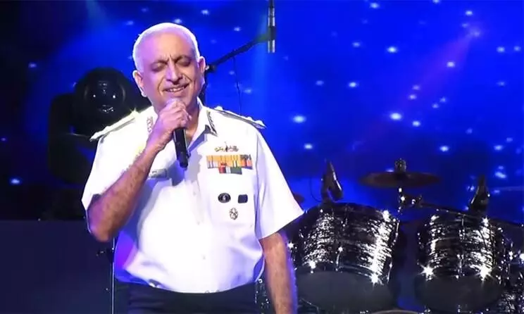 ആ ഗായകൻ ക്യാപ്റ്റൻ ദീപക് സാഥേയല്ല; വൈസ് അഡ്മിറൽ ഗിരീഷ് ലൂത്ര ആ ഗായകൻ ക്യാപ്റ്റൻ ദീപക് സാഥേയല്ല; വൈസ് അഡ്മിറൽ ഗിരീഷ് ലൂത്ര