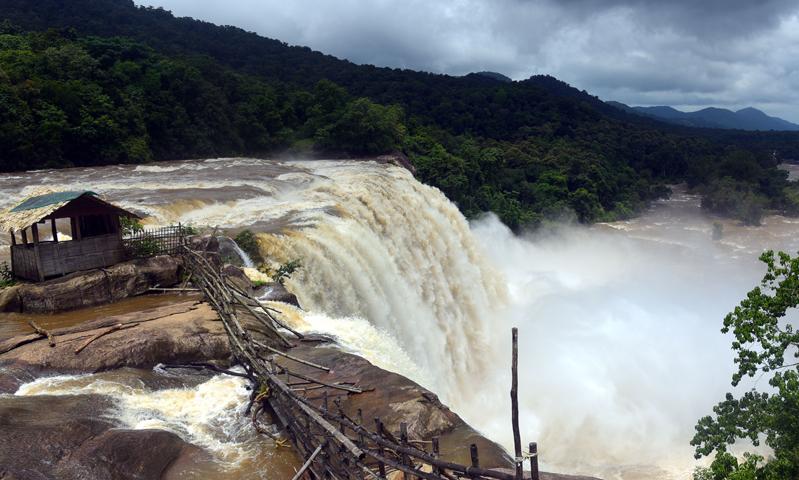 അ​തി​ര​പ്പി​ള്ളി മേ​​യ്‌ നാ​​ല്​ വ​​രെ അ​ട​ച്ചി​ടും