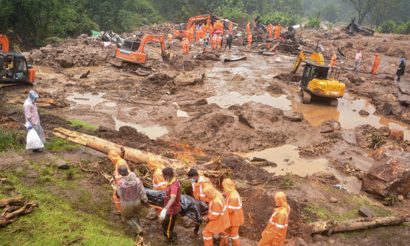 എൻ പുള്ളേ..എൻ ഉയിരേ..; കണ്ടുനിന്നവരുടെ കണ്ണുനനയിച്ച് ലയങ്ങളിൽ നിന്ന് നിലവിളി എൻ പുള്ളേ..എൻ ഉയിരേ..; കണ്ടുനിന്നവരുടെ കണ്ണുനനയിച്ച് ലയങ്ങളിൽ നിന്ന് നിലവിളി