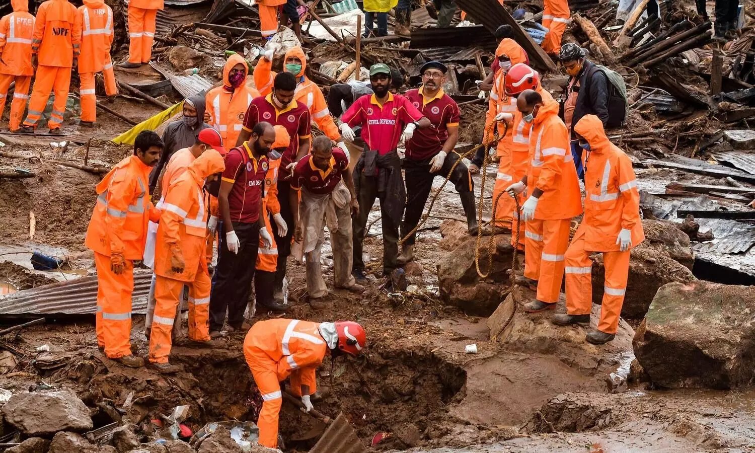 പെട്ടിമുടിയിൽ 17 മൃതദേഹംകൂടി കണ്ടെടുത്തു; മ​ര​ണ​സം​ഖ്യ 43 ആ​യി