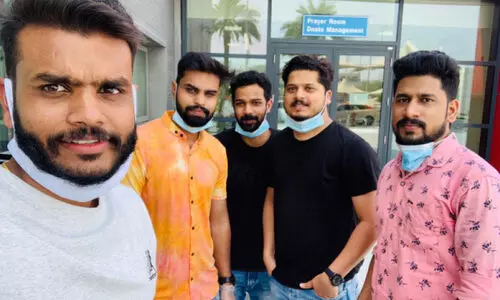 മുഹമ്മദ് റിയാസ് സുഹൃത്തുക്കൾക്കൊപ്പം മുഹമ്മദ് റിയാസ് സുഹൃത്തുക്കൾക്കൊപ്പം