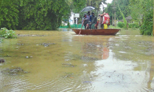പുഴകളും തോടുകളും കരകവിഞ്ഞു