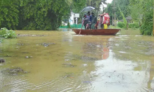 പുഴകളും തോടുകളും കരകവിഞ്ഞു