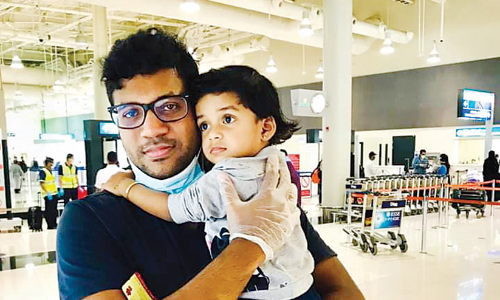 ക​രി​പ്പൂ​ർ ദു​ര​ന്ത​ം: ക​ണ്ണീ​രോ​ർ​മ​യാ​യി ര​ണ്ടു​വ​യ​സ്സു​കാ​രി ആ​യി​ഷ ദു​ആ