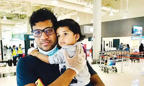 ക​രി​പ്പൂ​ർ ദു​ര​ന്ത​ം: ക​ണ്ണീ​രോ​ർ​മ​യാ​യി ര​ണ്ടു​വ​യ​സ്സു​കാ​രി ആ​യി​ഷ ദു​ആ