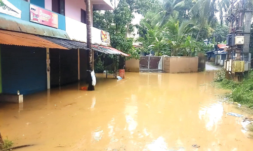ഒളവണ്ണയിൽ അഞ്ഞൂറോളം പേർ ബന്ധു വീടുകളിലേക്ക്