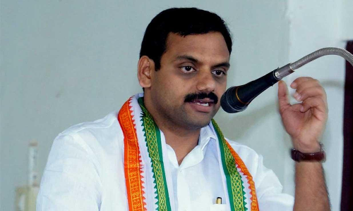 ധനസഹായം: മുഖ്യമന്ത്രി ഇടുക്കിയിലെ ജനങ്ങളോട്​ വിവേചനം കാണിച്ചു -ഡീൻ കുര്യാക്കോസ്​