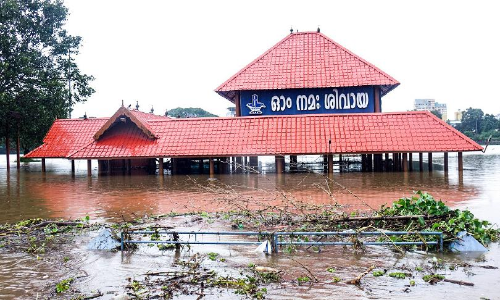പെരിയാറിൽ ആശ്വാസ പുഴയിറക്കം