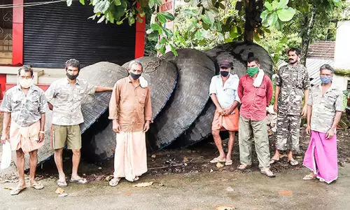 രക്ഷാപ്രവർത്തനത്തിന് സജ്ജരായി കുട്ടവഞ്ചി തൊഴിലാളികൾ