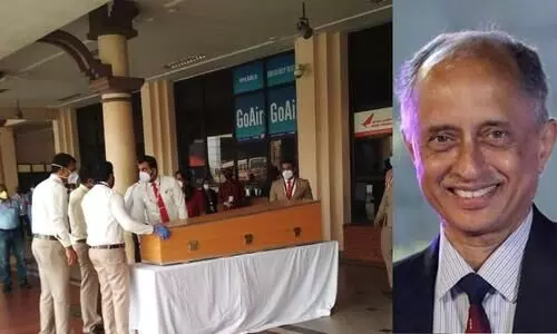 ക്യാപ്റ്റൻ സാഠേക്ക് അവസാന സല്യൂട്ട് നൽകി സഹപ്രവർത്തകർ