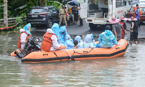 സംസ്​ഥാനത്ത്​ മഴ ശക്​തമായി തുടരുന്നു