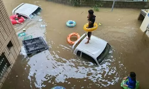 ദക്ഷിണകൊറിയയിലും പാകിസ്​താനിലും തോരാ മഴ - പ്രളയ ചിത്രങ്ങൾ
