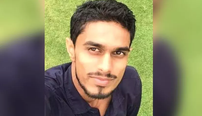 പരിക്കേറ്റിട്ടും പിഞ്ചുകുഞ്ഞിനെ കൈവിടാതെ നിയാസ്