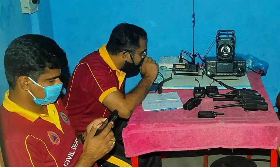 പെട്ടിമുടി ദുരന്തം: ആശയവിനിമയത്തിന് കൊച്ചിയിലെ ഹാം റേഡിയോ സ്റ്റേഷൻ പെട്ടിമുടി ദുരന്തം: ആശയവിനിമയത്തിന് കൊച്ചിയിലെ ഹാം റേഡിയോ സ്റ്റേഷൻ