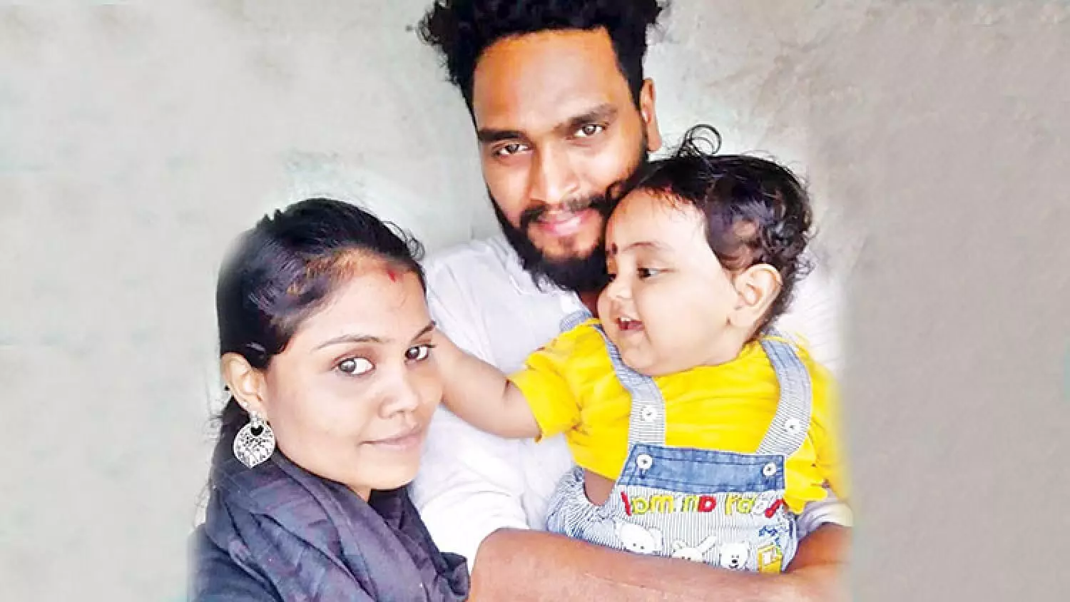 കൈയകലെനിന്ന് മണ്ണിനടിയിലായത് ശരത്തിെൻറ പ്രിയപ്പെട്ടവർ; കോട്ടക്കുന്നിലെ സങ്കടപ്പെയ്ത്തിന് ഒരാണ്ട് കൈയകലെനിന്ന് മണ്ണിനടിയിലായത് ശരത്തിെൻറ പ്രിയപ്പെട്ടവർ; കോട്ടക്കുന്നിലെ സങ്കടപ്പെയ്ത്തിന് ഒരാണ്ട്