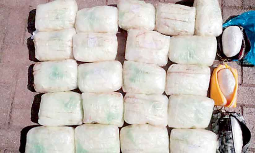 മയക്കുമരുന്നുമായി രണ്ട് വിദേശികൾ പിടിയിൽ മയക്കുമരുന്നുമായി രണ്ട് വിദേശികൾ പിടിയിൽ