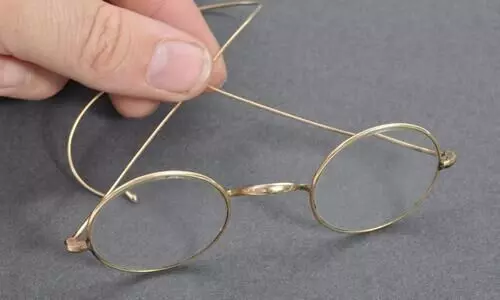 ഗാന്ധിജിയുടെ കണ്ണട യു.കെയിൽ ലേലത്തിന്; വില 14 ലക്ഷം