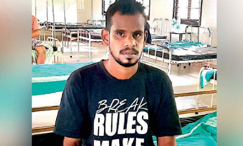 സ്വ​ന്തം സീ​റ്റ്‌ മ​റ്റൊ​രു കു​ടും​ബ​ത്തി​ന്​ ന​ൽ​കി; അ​വ​സാ​നം ര​ക്ഷാ​പ്ര​വ​ർ​ത്ത​ക​നാ​യി മു​ജീ​ബ്റ​ഹ്മാ​ൻ