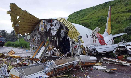 വിമാന ദുരന്തത്തിന് കാരണം ലാൻഡിങ് സമയത്തെ വേഗക്കൂടുതലെന്ന് സൂചന