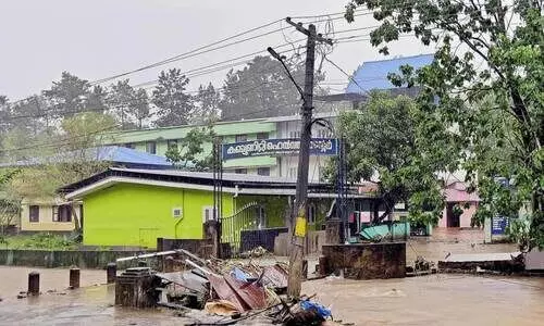പ്രളയത്തിൽ മുങ്ങുന്ന സാമൂഹിക​ ആരോഗ്യകേന്ദ്രം; നാട്ടുകാരും ജീവനക്കാരും ആശങ്കയിൽ