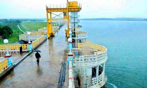 വെള്ളം സംഭരിക്കാൻ പദ്ധതികളില്ല; നേട്ടം കർണാടകക്ക് വെള്ളം സംഭരിക്കാൻ പദ്ധതികളില്ല; നേട്ടം കർണാടകക്ക്