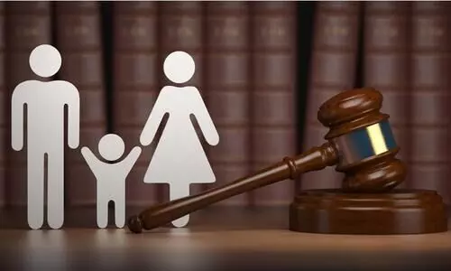 പിതാവ് മരിച്ച കുട്ടിക്ക് പിതാമഹൻ ചെലവിന് നൽകണമെന്ന് കോടതി; ‘ഇസ്ലാമിക നിയമമനുസരിച്ച് സംരക്ഷണ ബാധ്യത പിതാമഹന്’ പിതാവ് മരിച്ച കുട്ടിക്ക് പിതാമഹൻ ചെലവിന് നൽകണമെന്ന് കോടതി; ‘ഇസ്ലാമിക നിയമമനുസരിച്ച് സംരക്ഷണ ബാധ്യത പിതാമഹന്’