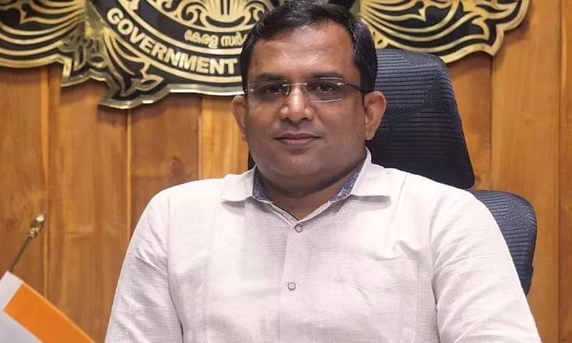 മലപ്പുറം ജില്ലാ കലക്ടർ കെ. ഗോപാലകൃഷ്ണൻ ക്വാറൻറീനിൽ മലപ്പുറം ജില്ലാ കലക്ടർ കെ. ഗോപാലകൃഷ്ണൻ ക്വാറൻറീനിൽ