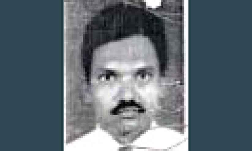 പാലക്കാട് സ്വദേശി കുവൈത്തിൽ ഹൃദയാഘാതംമൂലം മരിച്ചു പാലക്കാട് സ്വദേശി കുവൈത്തിൽ ഹൃദയാഘാതംമൂലം മരിച്ചു