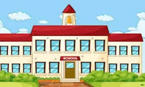 സ്​​കൂ​ൾ തു​റ​ക്കു​ന്ന​തി​നു മു​മ്പ് ഷാ​ർ​ജ​യി​ലെ വി​ദ്യാ​ർ​ഥി​ക​ളും അ​ധ്യാ​പ​ക​രും കോ​വി​ഡ് പ​രി​ശോ​ധ​ന ന​ട​ത്ത​ണം