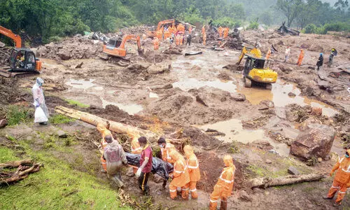 പെ​ട്ടി​മു​ടി​ അ​വ​സാ​ന​ത്തേ​താ​വ​െ​ട്ട