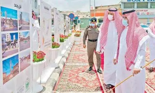 അ​ൽ​ബാ​ഹ പ​ട്ട​ണ​വി​ക​സ​ന പ​ദ്ധ​തി ഗ​വ​ർ​ണ​ർ സ​ന്ദ​ർ​ശി​ച്ചു