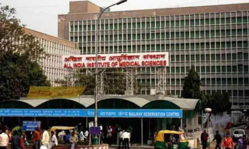 എ​യിം​സി​ൽ മെ​ഡി​ക്ക​ൽ വി​ദ്യാ​ർ​ഥി കെ​ട്ടി​ട​ത്തി​ന്‍റെ മു​ക​ളി​ൽ​നി​ന്ന് ചാ​ടി ജീ​വ​നൊ​ടു​ക്കി