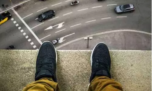 ക്വാറൻറീനിൽനിന്ന്​ രക്ഷപ്പെടാൻ ആത്മഹത്യാ ഭീഷണി