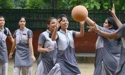 സ്കൂളുകൾ ഉടൻ തുറക്കില്ല; സീറോ അക്കാദമിക് ഇയർ ആക്കാൻ ആലോചന