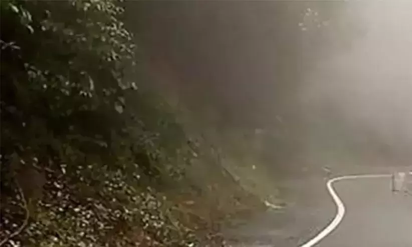 മാക്കൂട്ടം ചുരംപാത: യാത്രവാഹനങ്ങൾ ഓടാൻ രണ്ടുദിവസംകൂടി വൈകും