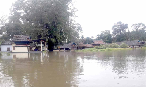 വൈക്കത്തെ മുക്കി മൂവാറ്റുപുഴയാർ