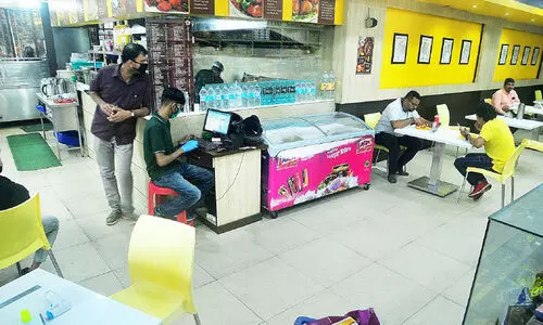 പ്രതിസന്ധിയൊഴിയാതെ ഹോട്ടൽ തൊഴിലാളികൾ