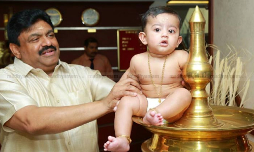 ഹ​രി​കു​മാ​റും ഹ​രി​കേ​ശും