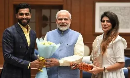 മാസ്​കില്ലാതെ യാത്രചെയ്​തത്​ ചോദ്യം ചെയ്​ത പൊലീസിനോട്​ ജദേജയുടെ ഭാര്യ തട്ടിക്കയറി