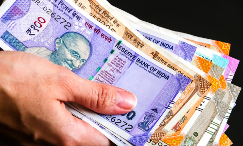 ഓണത്തിന് തീരദേശത്ത്​ 3000 രൂപ വീതം, എല്ലാ വീട്ടിലും ഭക്ഷണക്കിറ്റ്