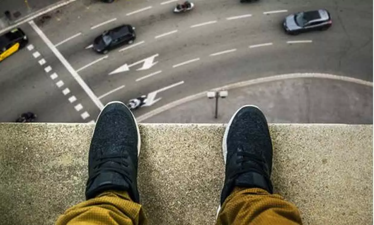 ക്വാറൻറീനിൽനിന്ന്​ രക്ഷപ്പെടാൻ ആത്മഹത്യാ ഭീഷണി