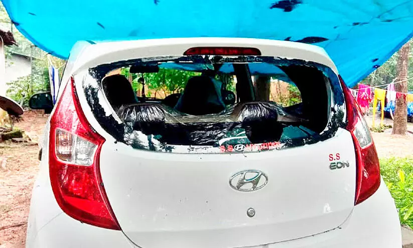 സി.​പി.​എം പ്ര​വ​ര്‍ത്ത​ക​െൻറ​ കാർ തകര്‍ത്തു