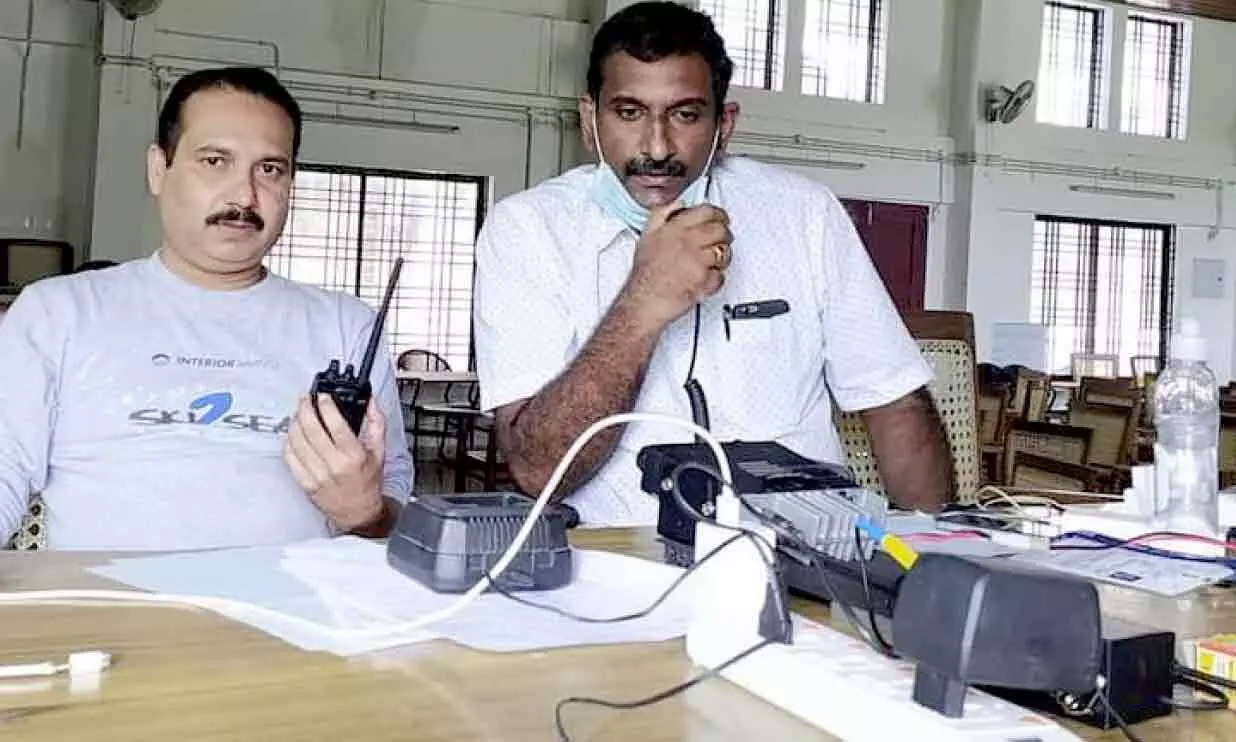 ദുരന്തഭൂമിയിലെ തത്സമയവിവരം അറിയിച്ച്​ ഹാം റേഡിയോ