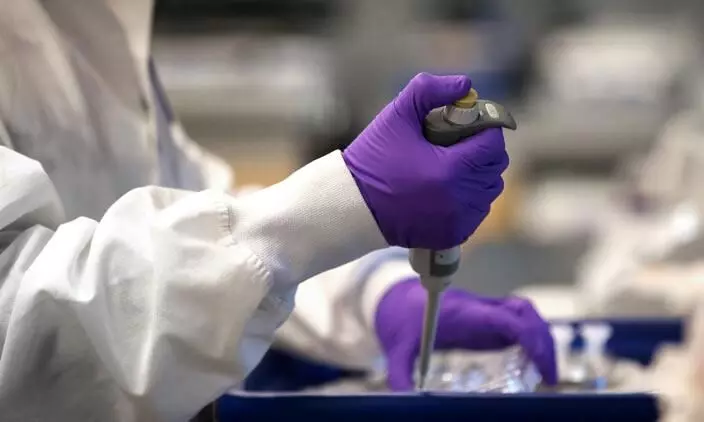 റഷ്യക്ക് പിന്നാലെ ചൈനയും; ആദ്യ കോവിഡ് വാക്സിന് പേറ്റൻറ് നൽകി റഷ്യക്ക് പിന്നാലെ ചൈനയും; ആദ്യ കോവിഡ് വാക്സിന് പേറ്റൻറ് നൽകി