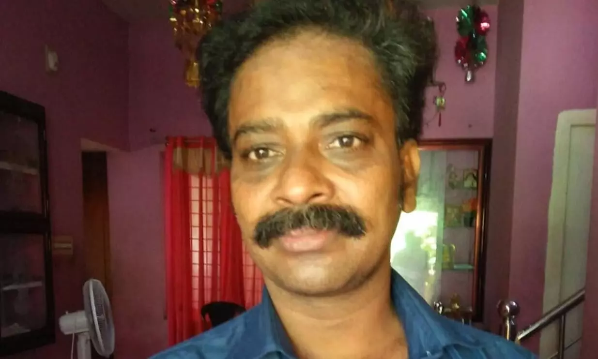 അങ്കമാലി ടൗണില് വാഹനാപകടത്തില് ഇന്ത്യന് കോഫി ഹൗസ് ജീവനക്കാരന് മരിച്ചു അങ്കമാലി ടൗണില് വാഹനാപകടത്തില് ഇന്ത്യന് കോഫി ഹൗസ് ജീവനക്കാരന് മരിച്ചു