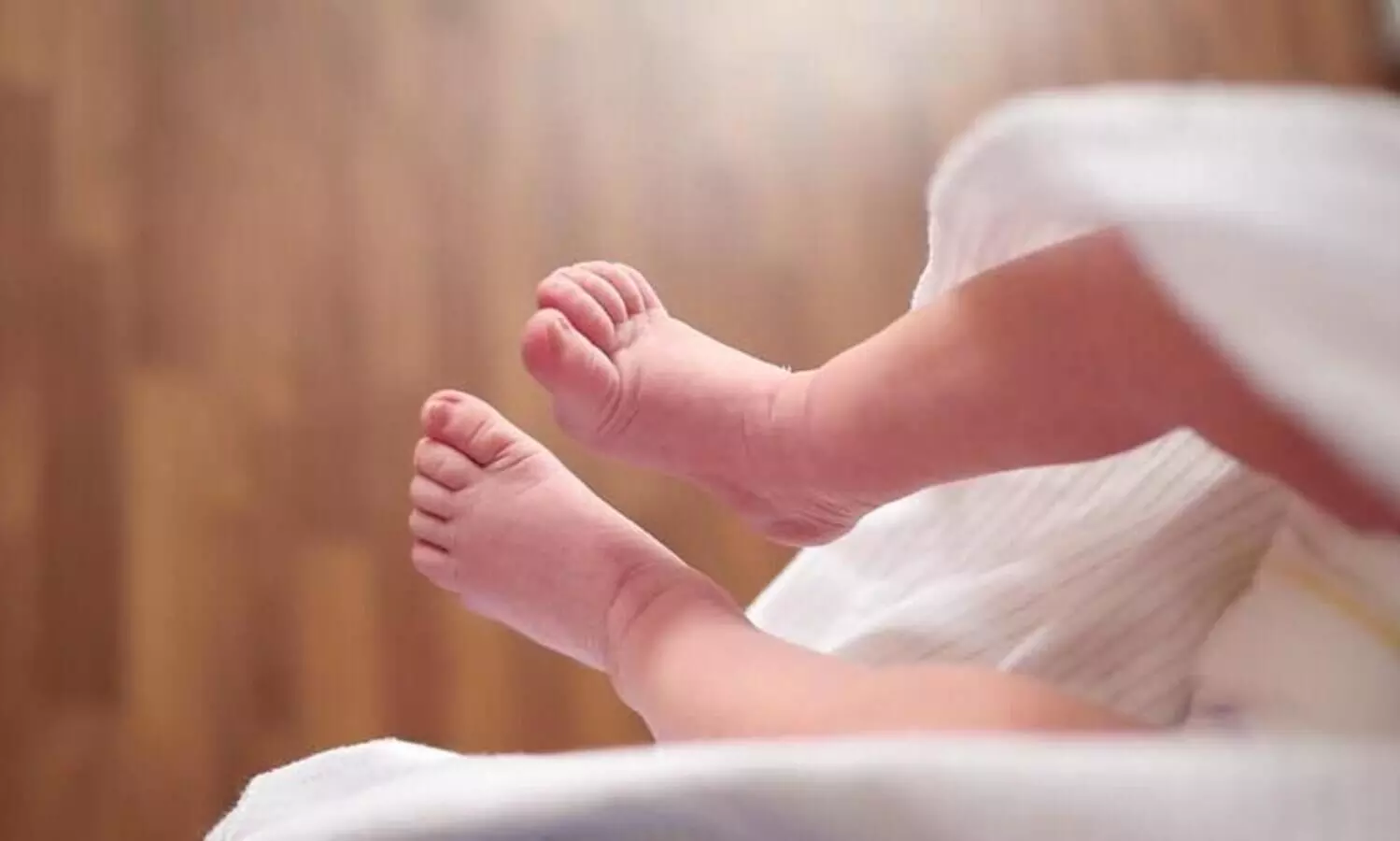 ഭർത്താവ് വീടുവിട്ടതോടെ ജീവിതം വഴിമുട്ടി; രണ്ടു മാസം പ്രായമായ കുഞ്ഞിനെ വിറ്റ യുവതി അറസ്റ്റിൽ