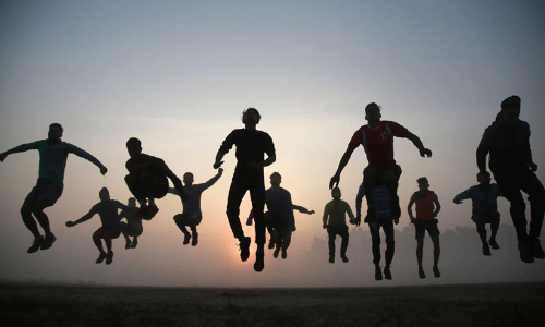 നമ്മൾ അതിജീവിക്കുന്ന ജനതയാണ് നമ്മൾ അതിജീവിക്കുന്ന ജനതയാണ്